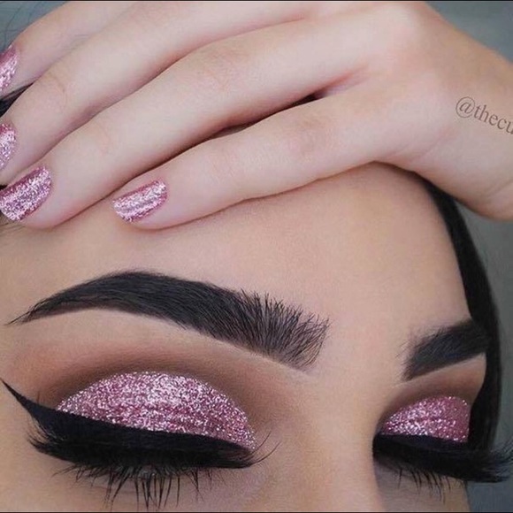 Brand New x2 Glitter Eyeshadow Palettes - Picture 3 of 8